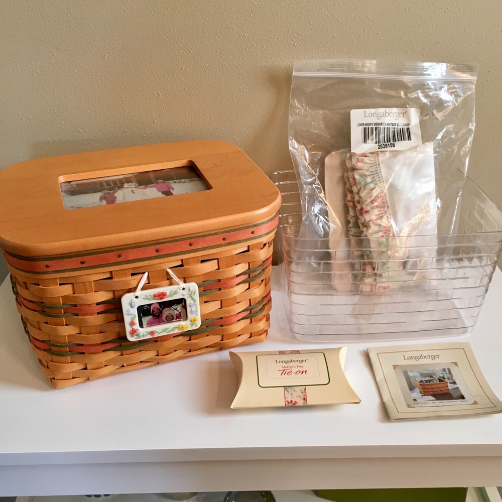 Longaberger 2002 Mothers Day Mom’s Memories Basket